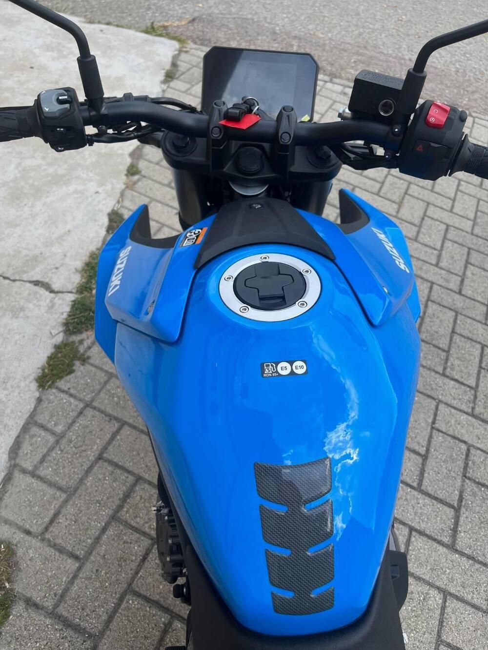 Suzuki GSX-8S (2025 - 26) (4)