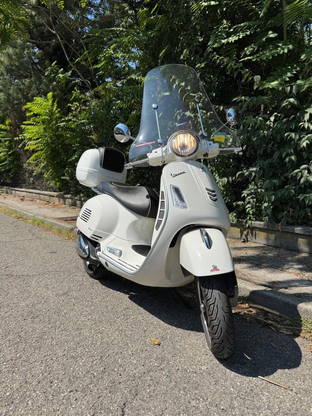 Vespa GTS 300 Super ABS (2014 - 16) (2)