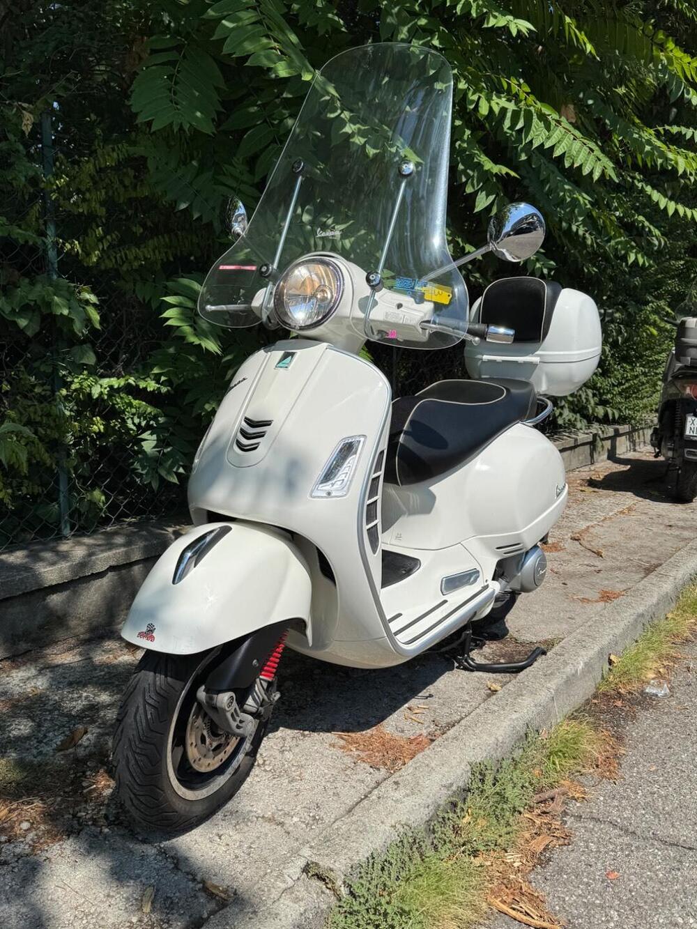 Vespa GTS 300 Super ABS (2014 - 16) (4)