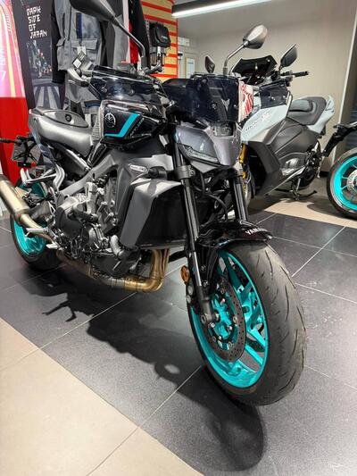 Yamaha MT-09 Y-AMT (2024 - 25) usata