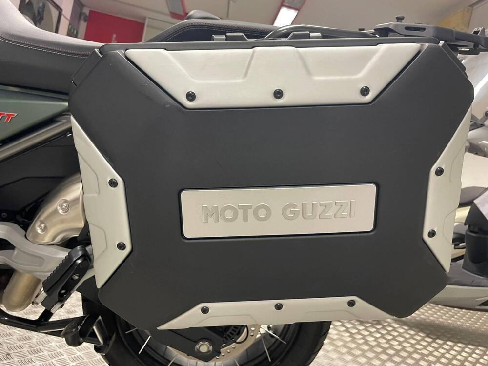 Moto Guzzi V85 TT (2021 - 23) (4)