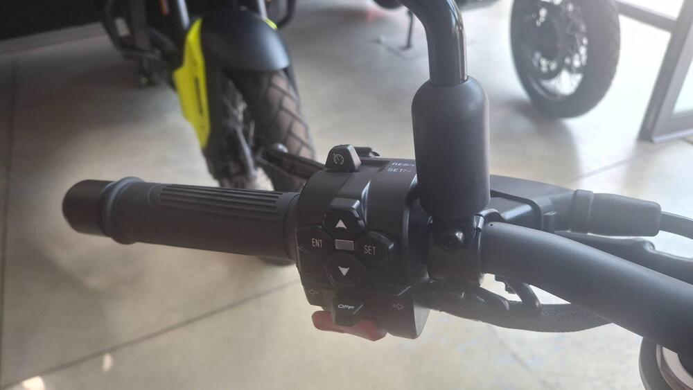 QJ Motor SRK 800 (2025 - 26) (5)