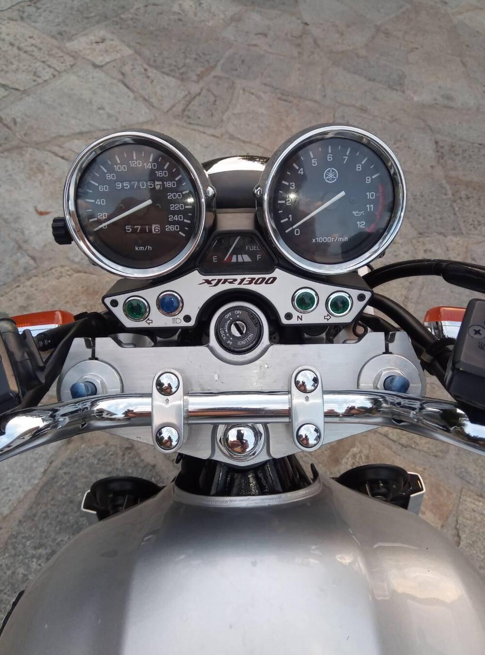 Yamaha XJR 1300 (1999 - 02) (4)