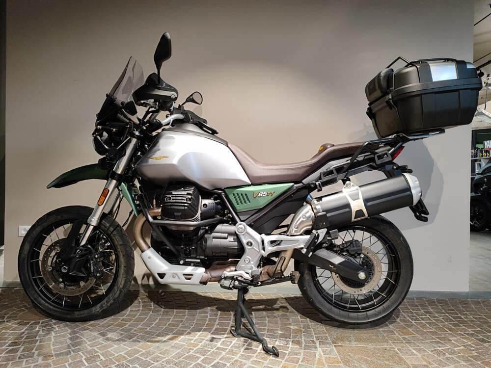 Moto Guzzi V85 TT Centenario (2021 - 22) (9)