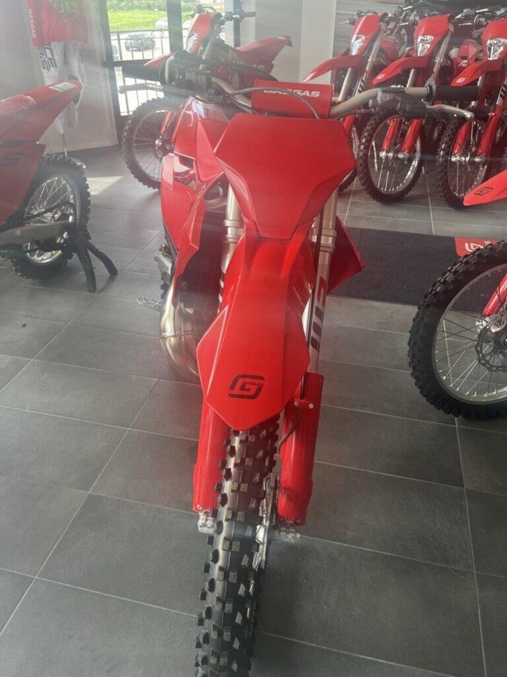 GASGAS MC 300 (2025) (3)