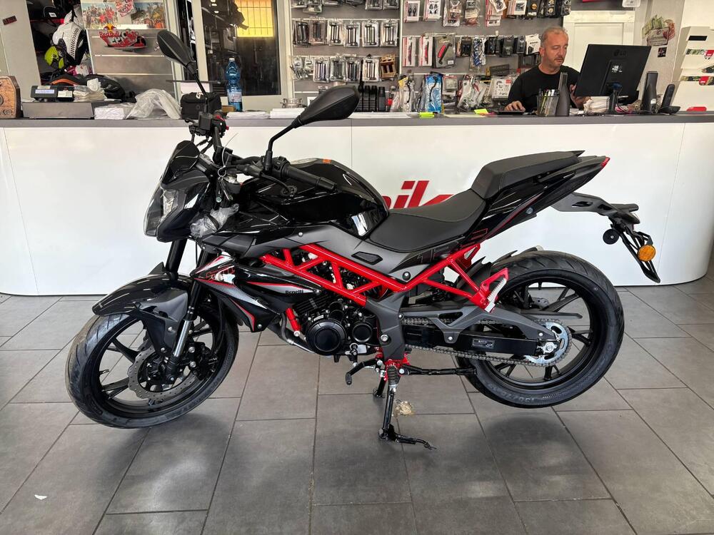 Benelli BN 125 (2021 - 25) (8)