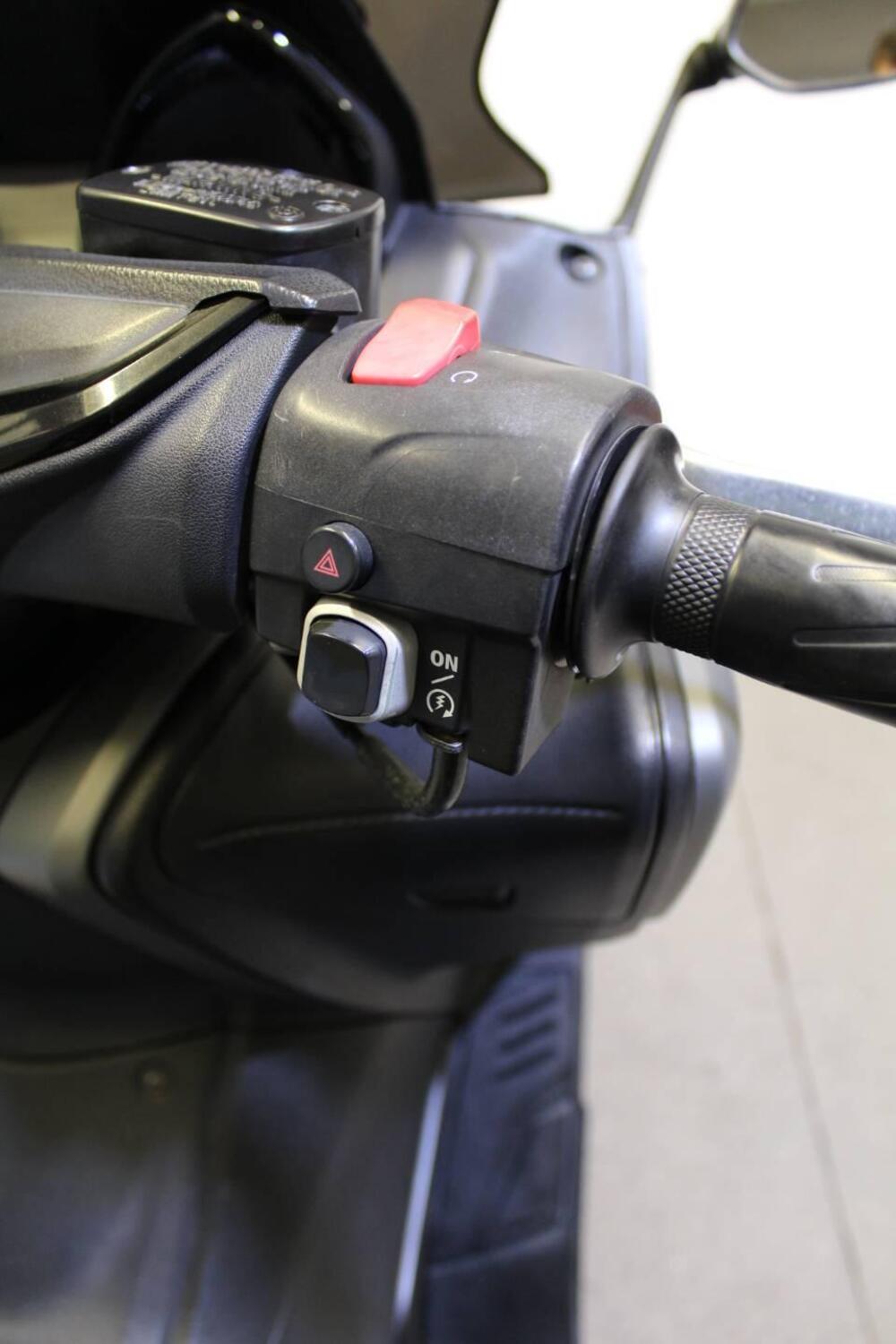 Yamaha T-Max 530 (2017 - 19) (11)