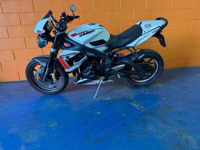 Triumph Daytona 675 R (2010 - 12) usata