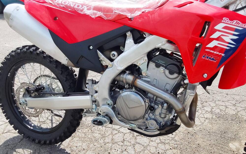 Honda CRF 250 R (2026) (3)