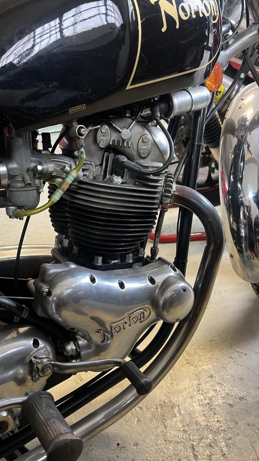 Norton Commando 750 (2)