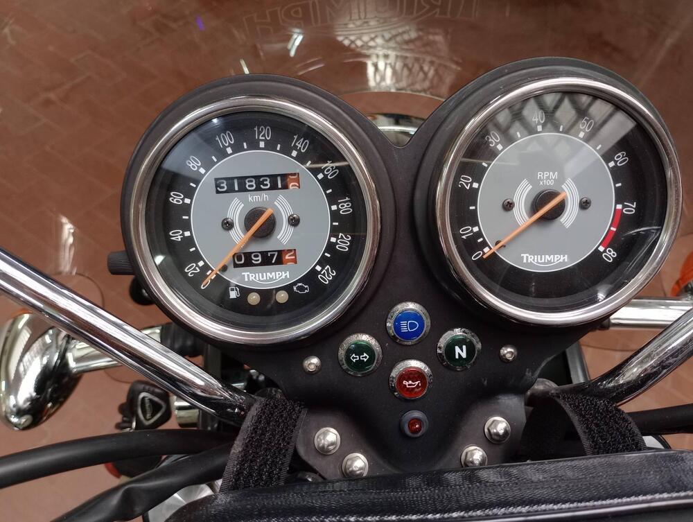 Triumph Bonneville T100 (2008 - 16) (2)