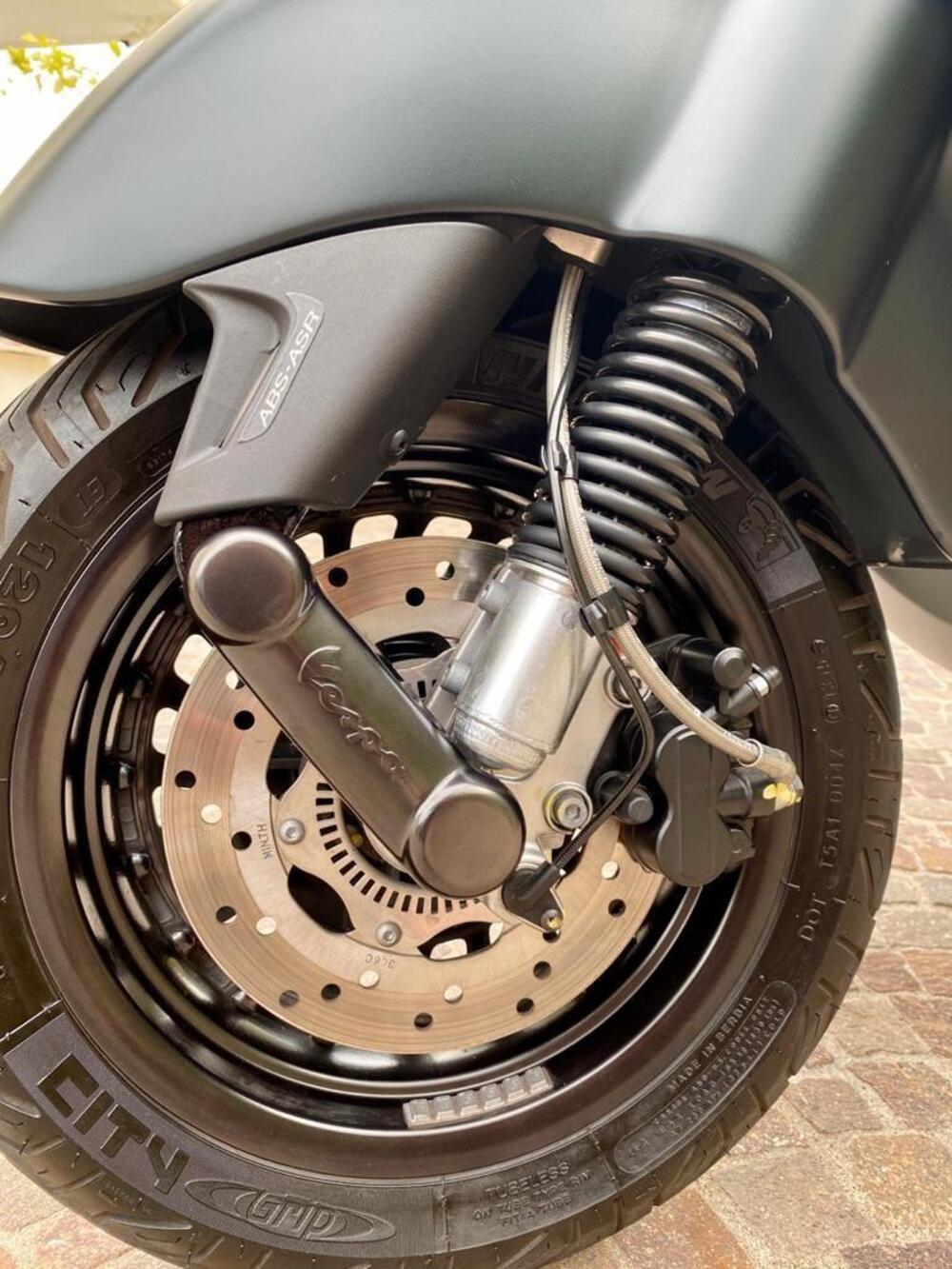 Vespa Vespa 946 EA ABS (2015 - 16) (6)