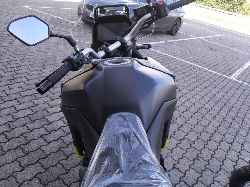 Suzuki V-Strom 800SE (2025 - 26) (4)