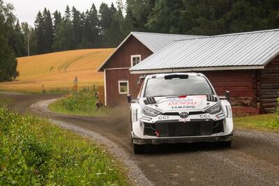 WRC25 #9 Finlandia 2. Rovanpera solitario, Tanak penalizzato [VIDEO]