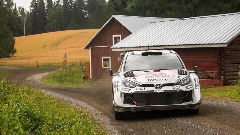 WRC25 #9 Finlandia 2. Rovanpera solitario, Tanak penalizzato [VIDEO]