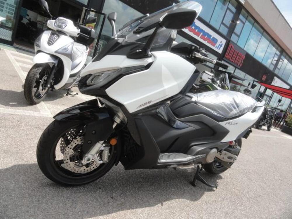Kymco AK 575 Premium (2025) (2)