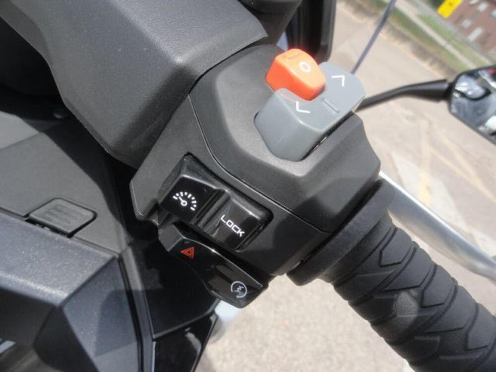 Kymco AK 575 Premium (2025) (14)