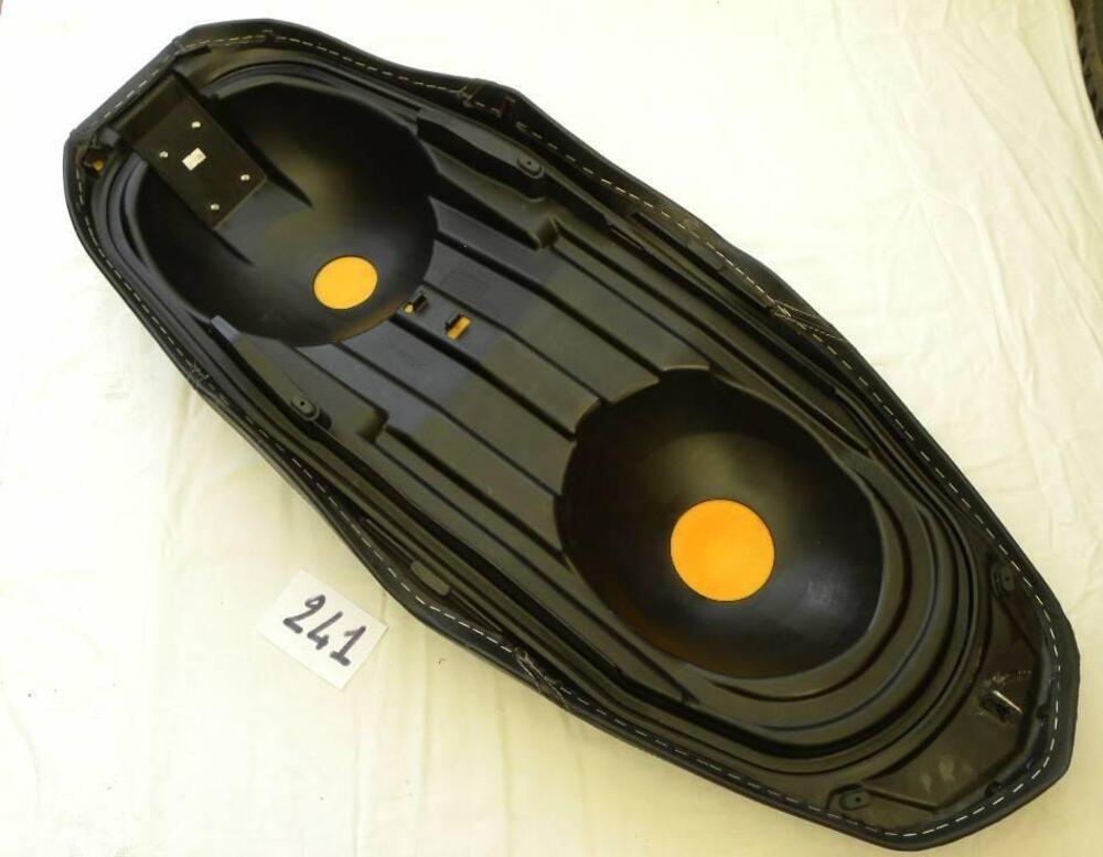 Sella Yamaha X-Max 250/300i (n. 241), cod: B74-F47 (2)