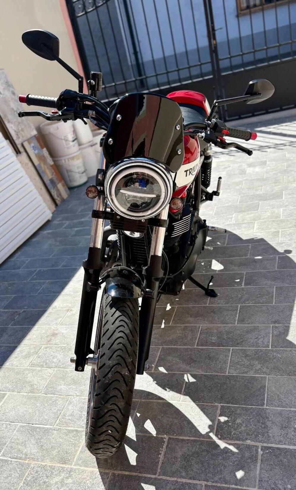 Triumph Bonneville (2007 - 16) (2)