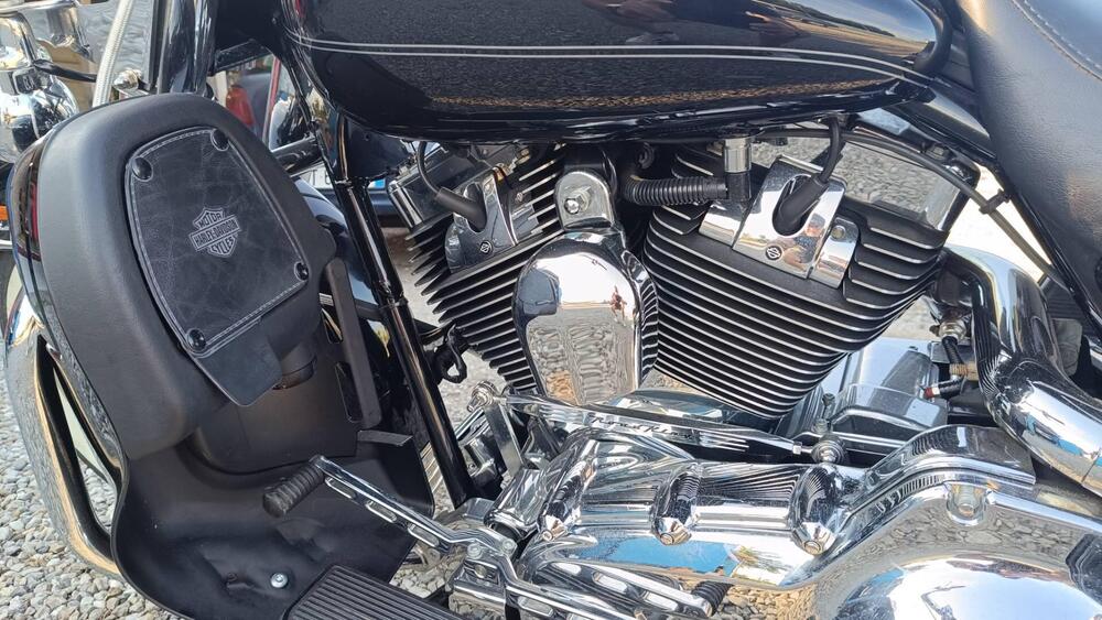 Harley-Davidson 1800 Road King (2007) - FLHRSE (7)