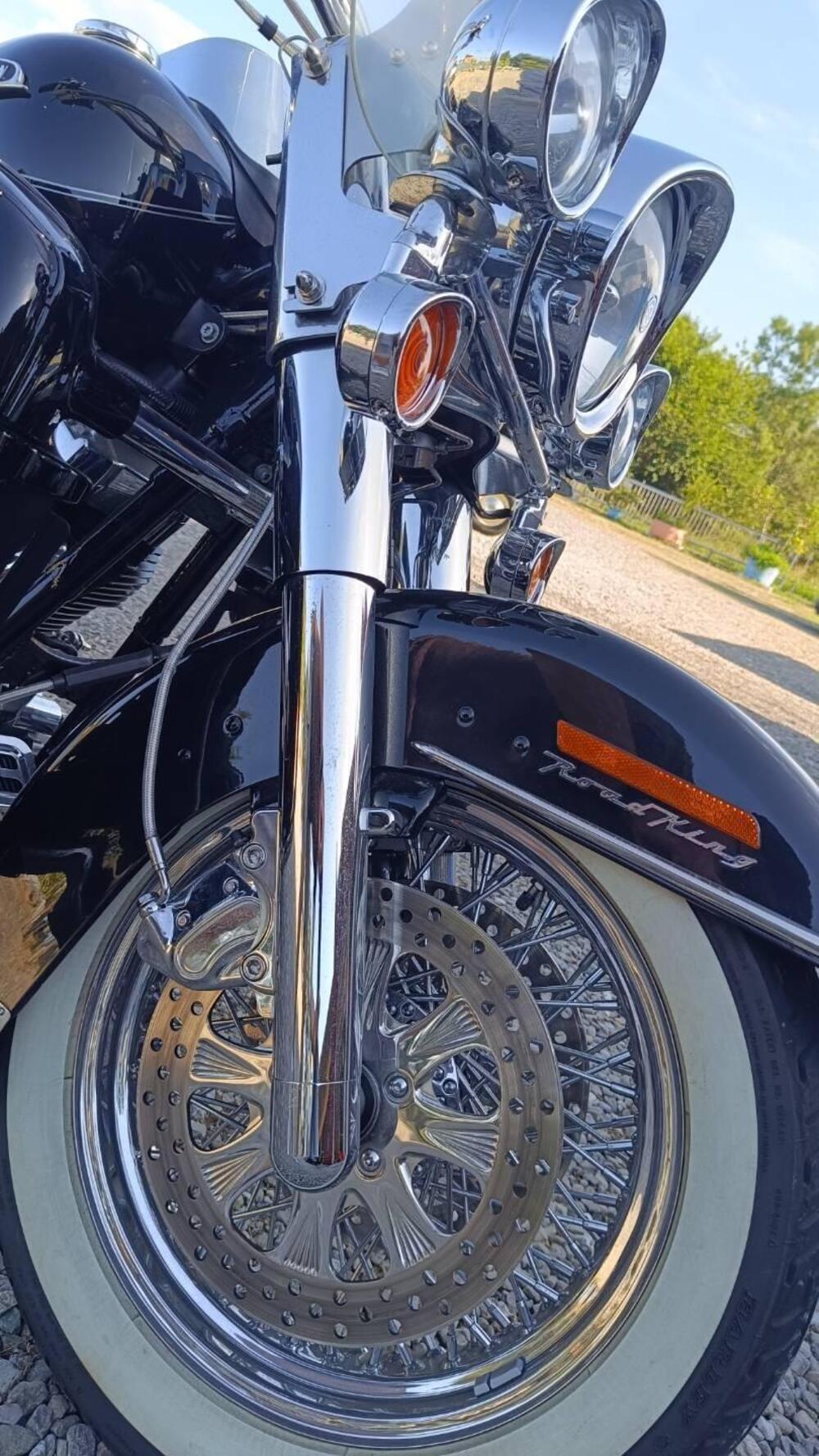 Harley-Davidson 1800 Road King (2007) - FLHRSE (8)