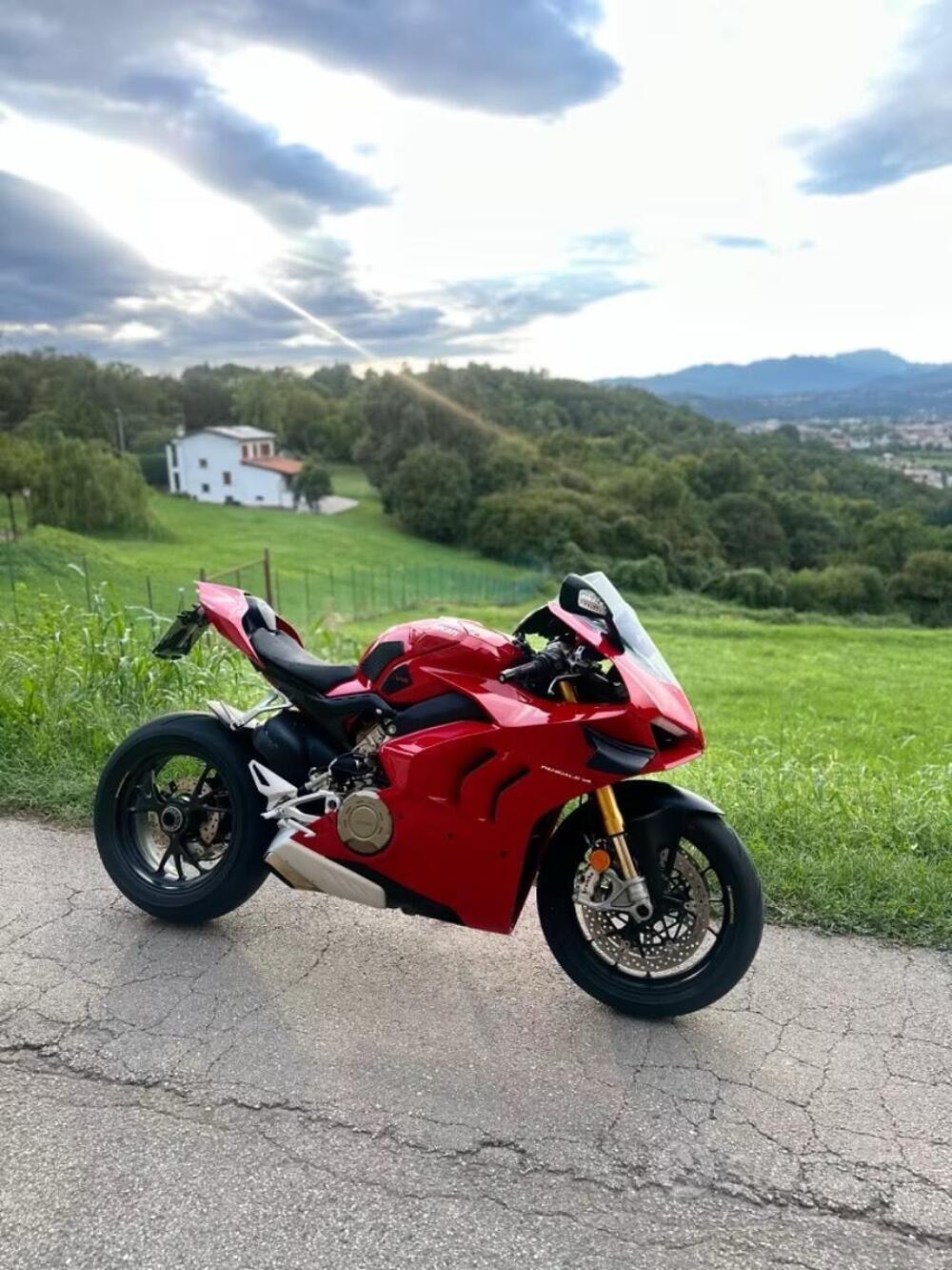 Ducati Panigale V4 S 1100 (2020) (3)