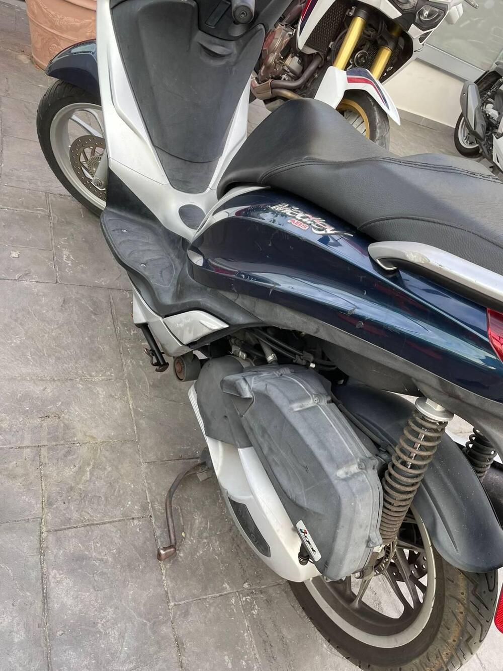 Piaggio Medley 125 ABS (2016 - 19) (4)