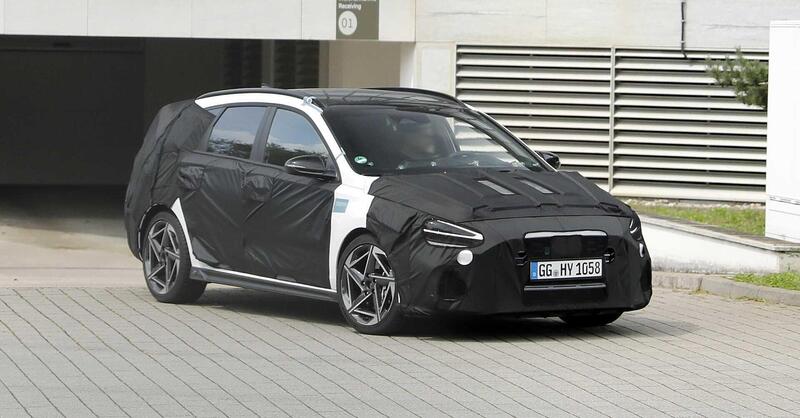 Hyundai i30: in arrivo un terzo restyling per allungare la vita alla compatta termica [Foto Spia]