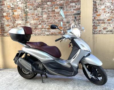Piaggio Beverly 350 SportTouring ie ABS (2011 - 17) usata