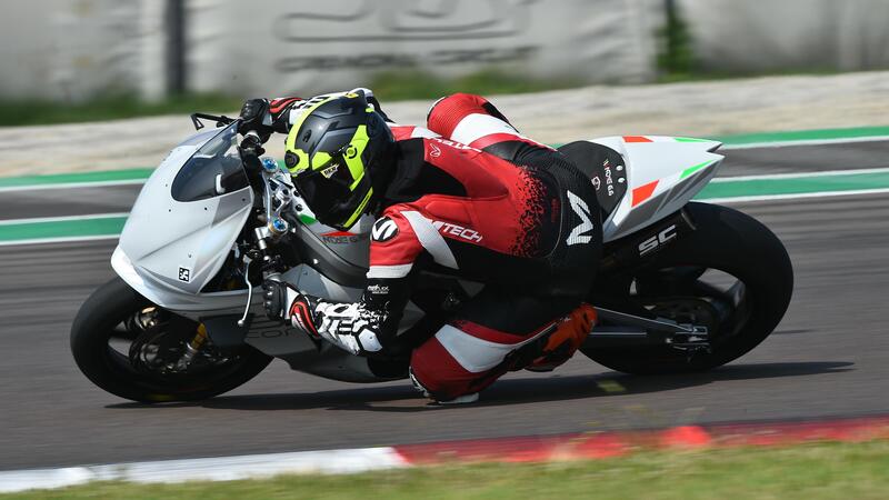 Noale 6.6 TEST: l&#039;Aprilia RS 660 da 128 cv e 146 kg! La prova in pista [VIDEO E GALLERY]