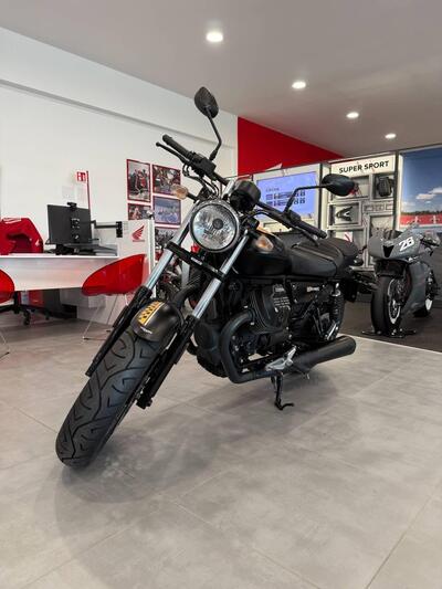 Moto Guzzi V9 Bobber (2016 - 18) usata