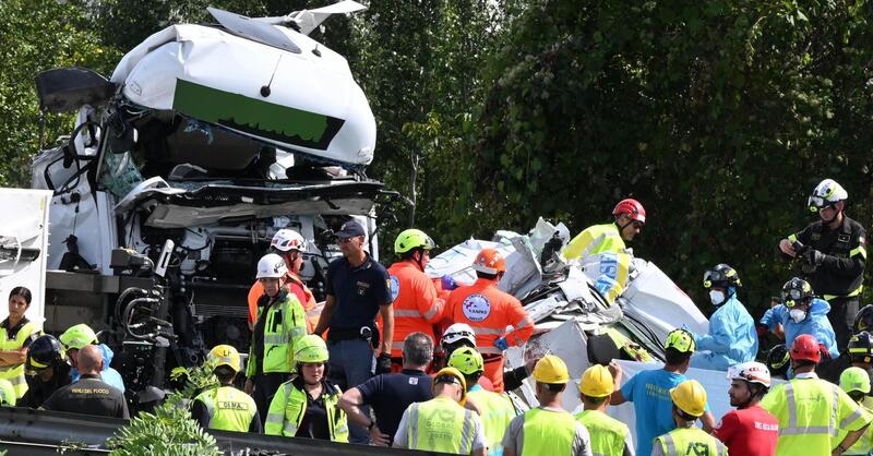 Tragedia sull&#039;A1: l&#039;analisi scientifica del tamponamento