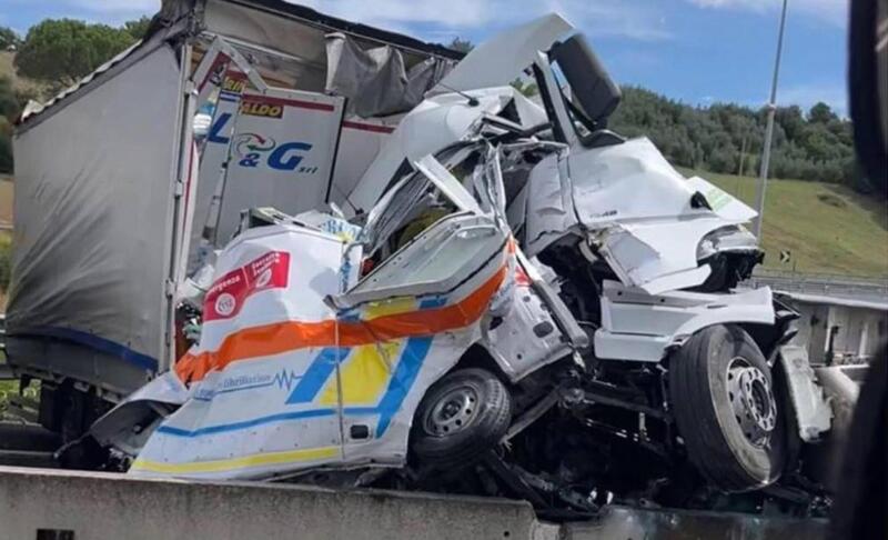 Carcassa dell&#039;ambulanza
