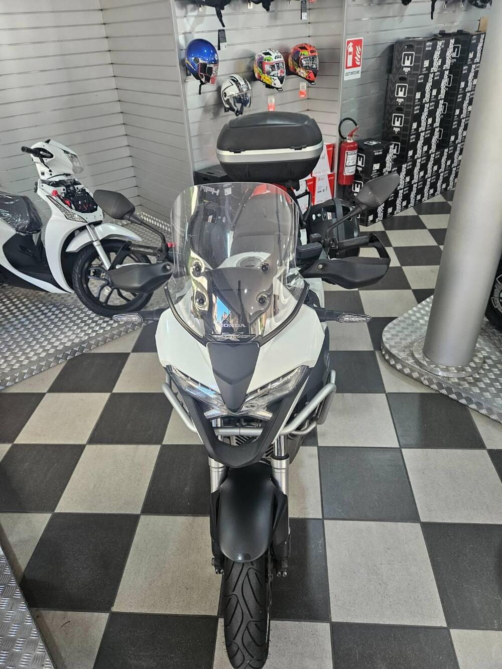 Honda Crossrunner (2017 - 20) (3)