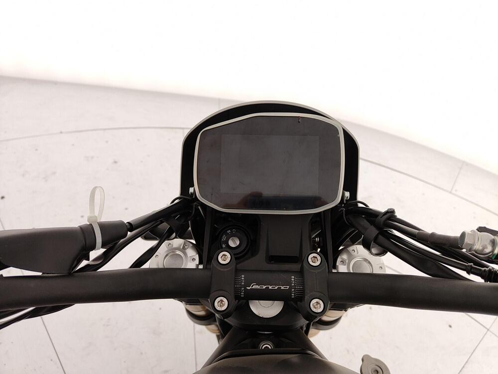 Benelli Leoncino 800 Trail (2022 - 26) (14)