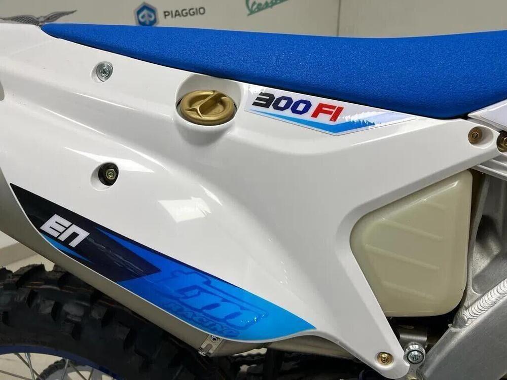 Tm Moto EN 300 ES Fi 4T TM Corse (2026) (16)