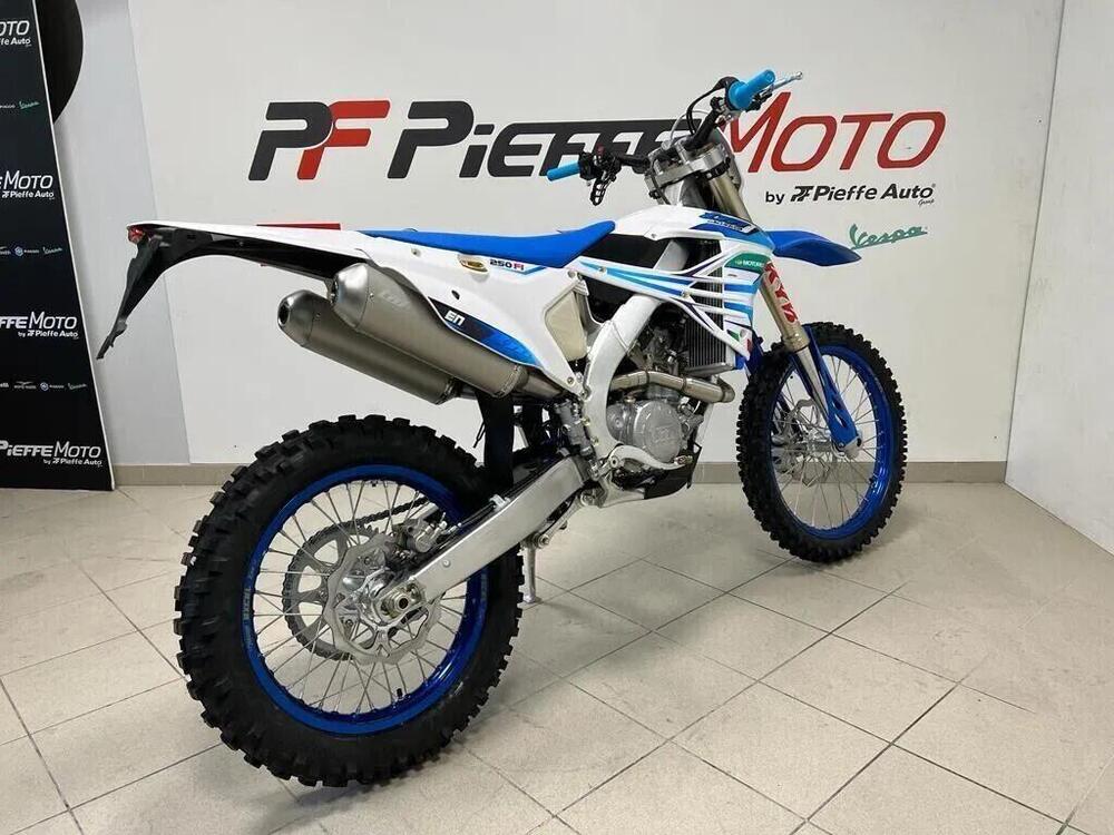 Tm Moto EN 250 ES Fi 4T (2023) (4)