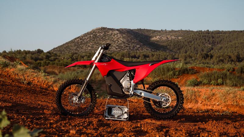 Stark VARG MX 1.2: la nuova generazione della moto da cross elettrica promette pi&ugrave; autonomia [VIDEO]