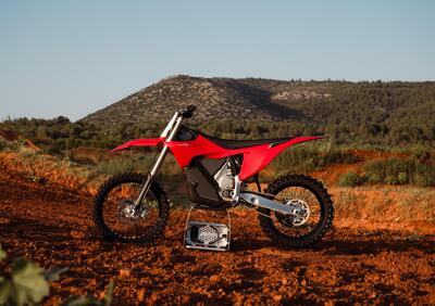 Stark VARG MX 1.2: la nuova generazione della moto da cross elettrica promette più autonomia [VIDEO]