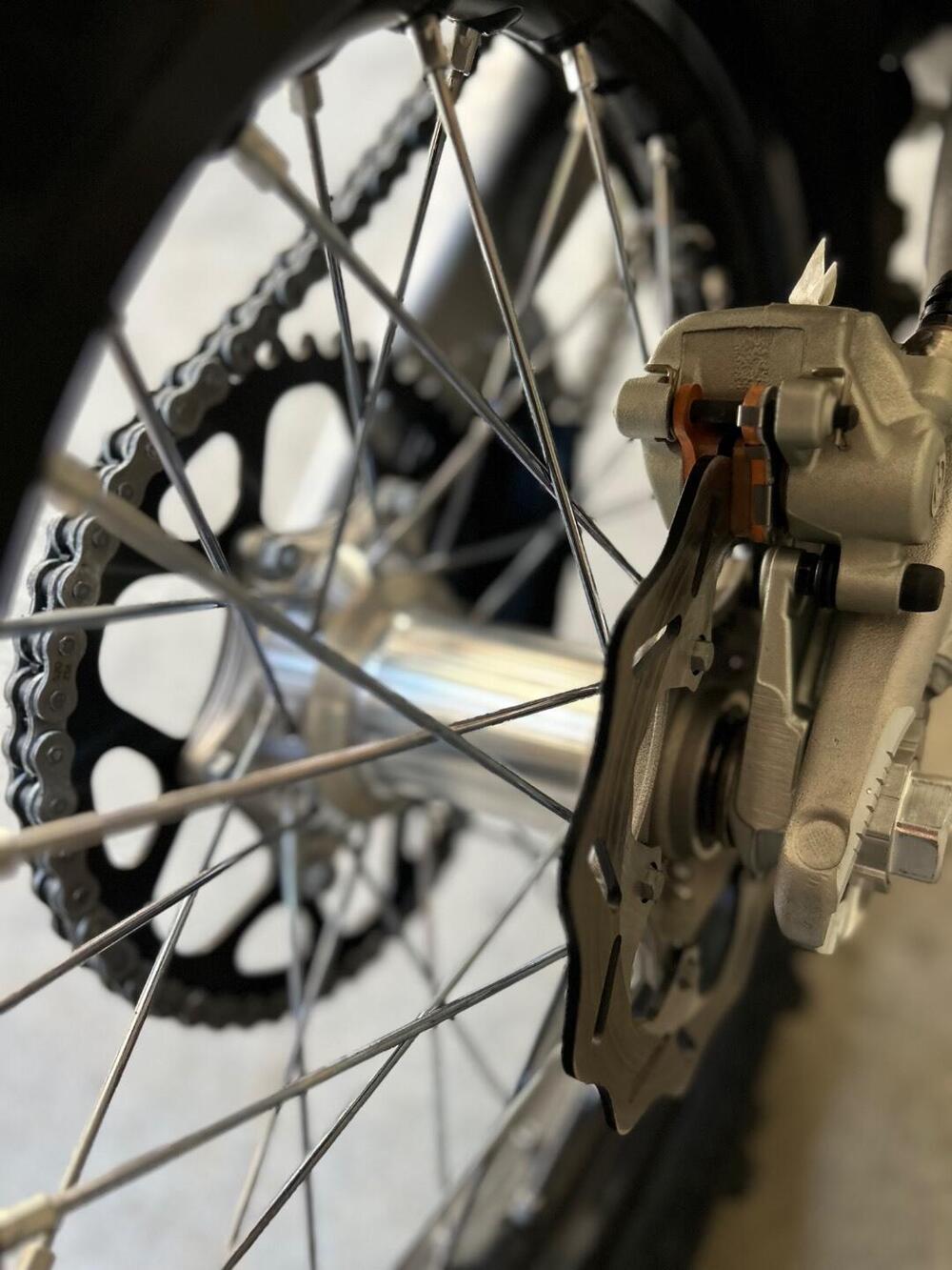 Husqvarna FE 450 Heritage (2025) (9)