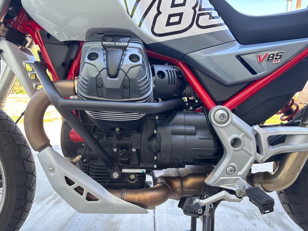 Moto Guzzi V85 TT (2024 - 25) (10)