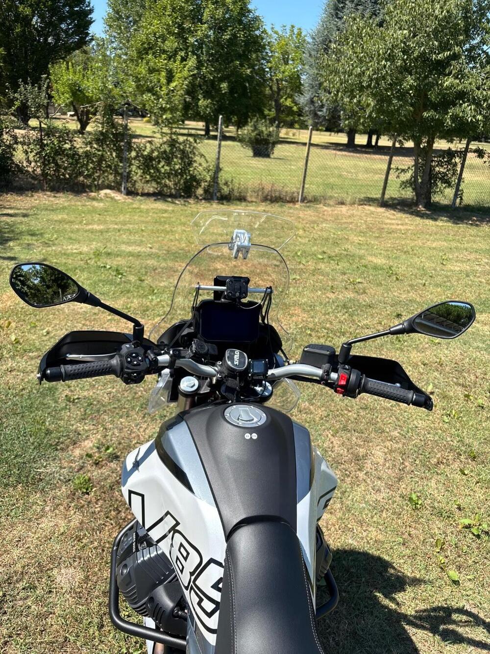 Moto Guzzi V85 TT (2024 - 25) (13)