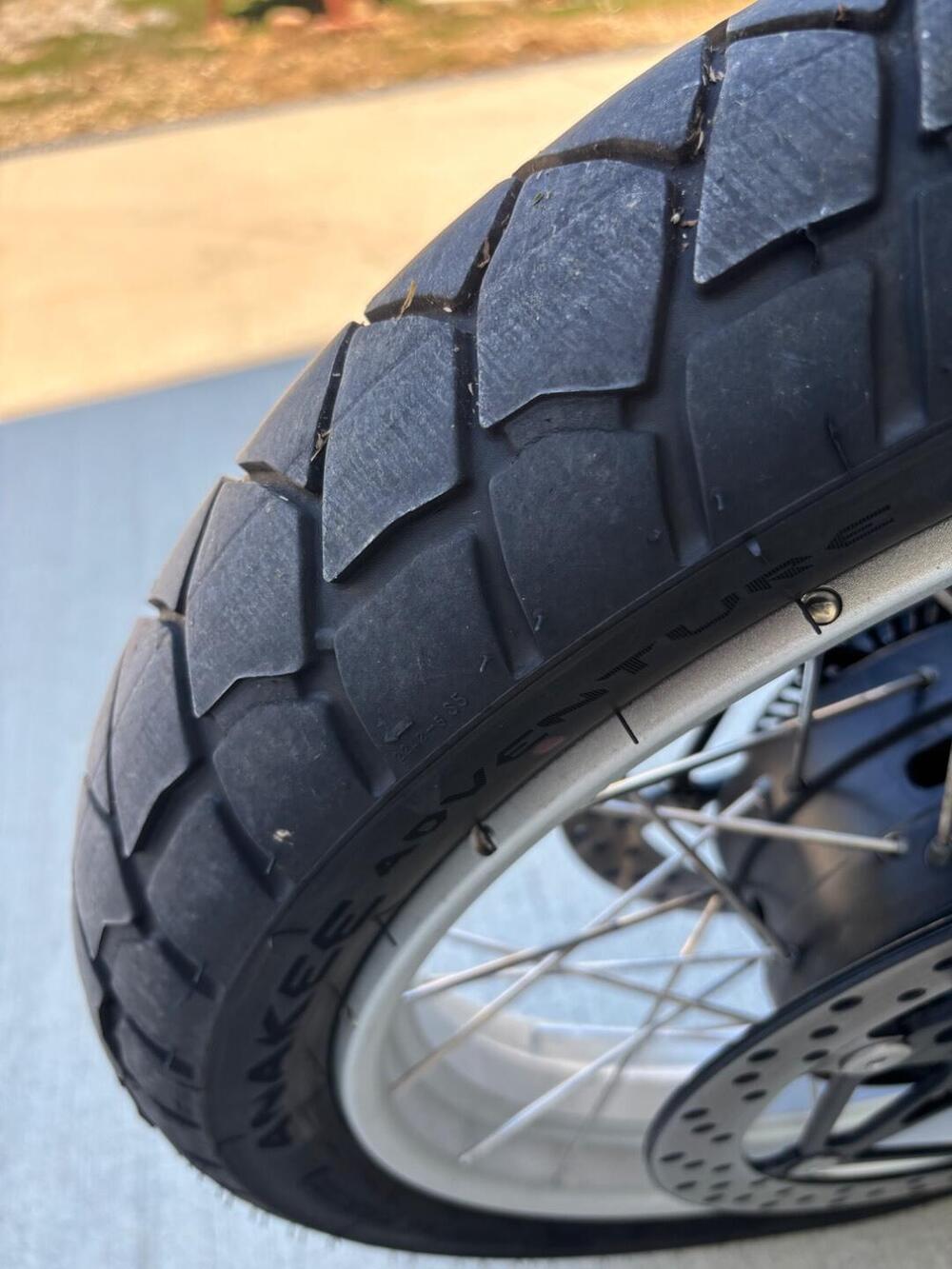 Moto Guzzi V85 TT (2024 - 25) (15)