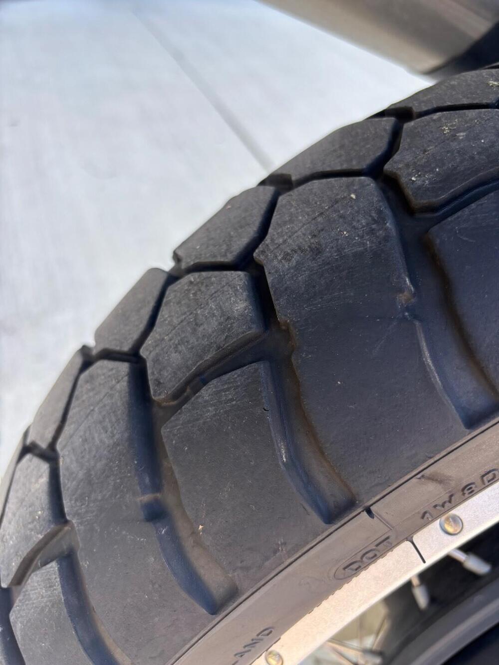 Moto Guzzi V85 TT (2024 - 25) (16)