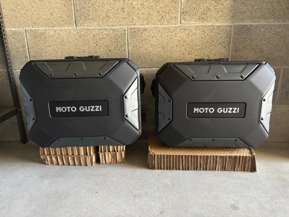 Moto Guzzi V85 TT (2024 - 25) (17)