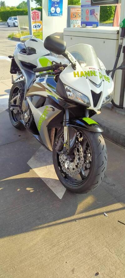 Honda CBR 600 RR (2007 - 08) usata