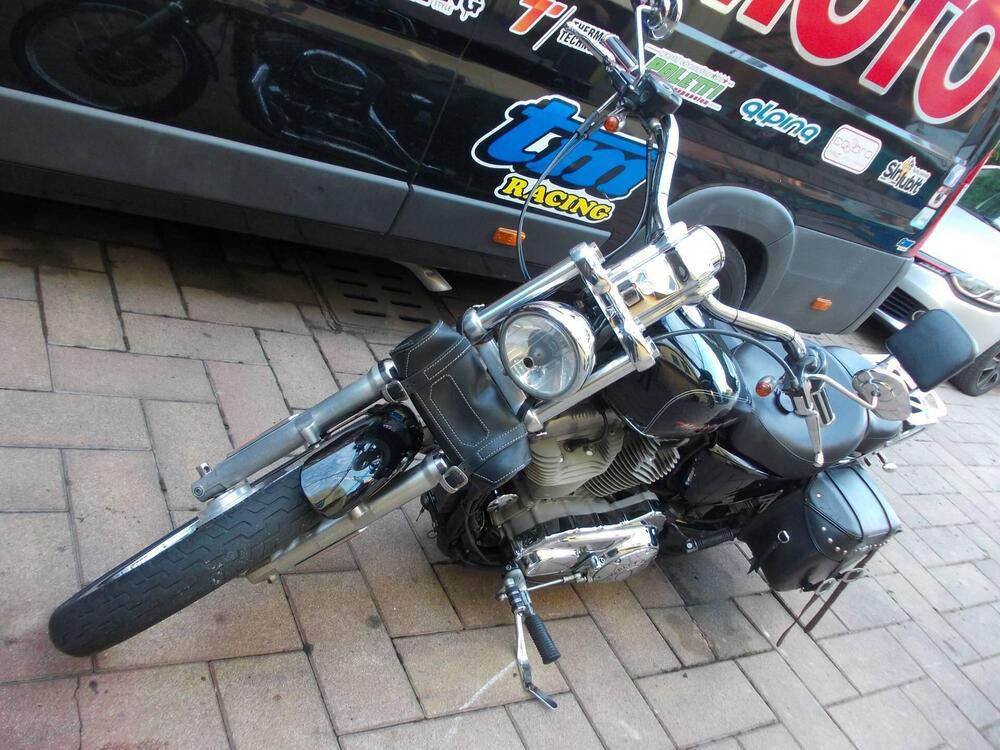 Harley-Davidson 883 (2006 - 07) - XL (3)