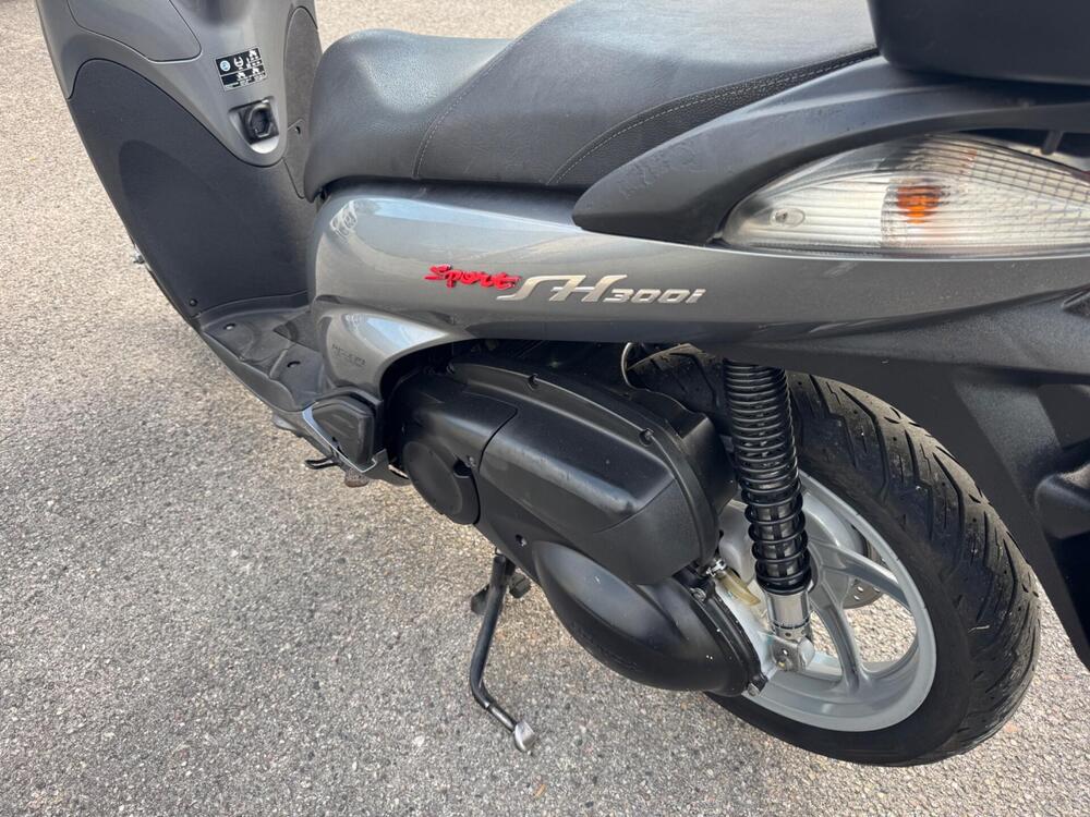 Honda SH 300 i (2006 - 10) (6)