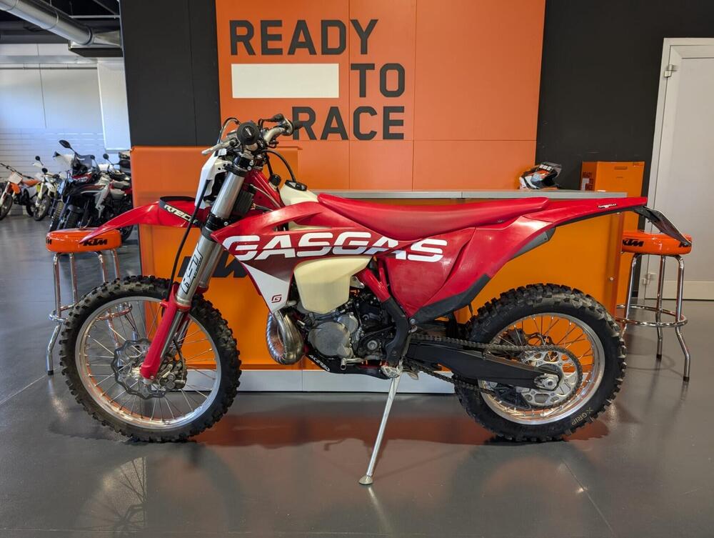 GASGAS EC 300 (2022) (2)