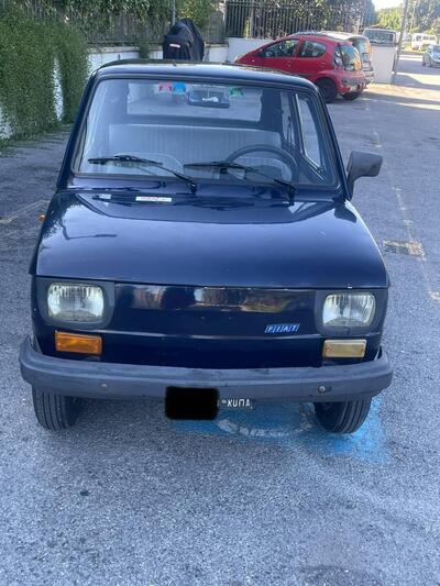 Fiat 126 P4 d&#039;epoca del 1978 a Novate Milanese
